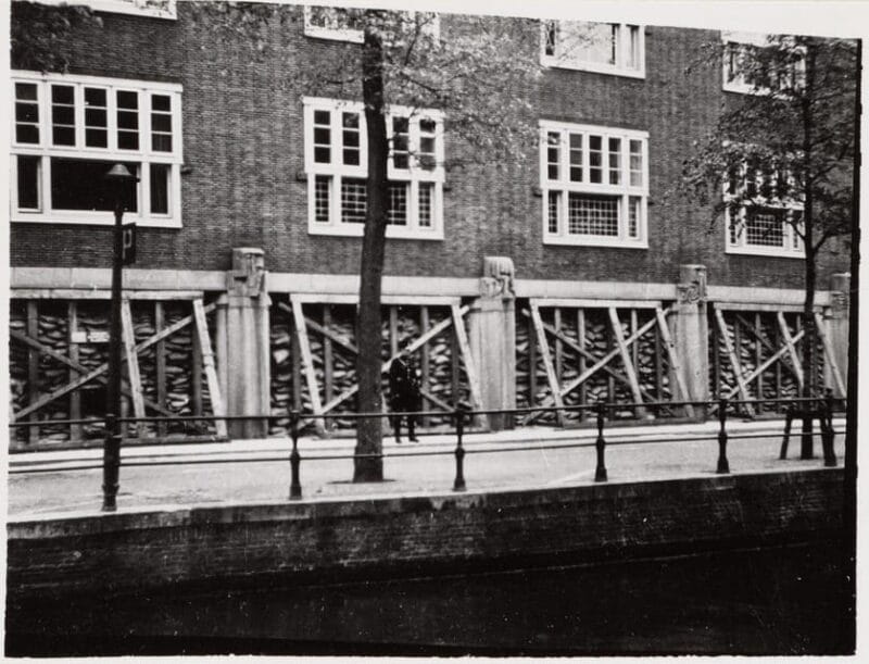 Amsterdam: Private World War Two History Walking Tour - Price and Value