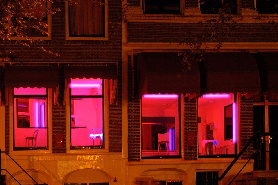Amsterdam: Red Light District 1-hour Smartphone Audio Tour - Key Points