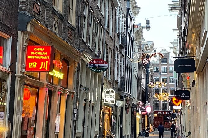 Amsterdam Red Light District: Serene and Other! - FAQs