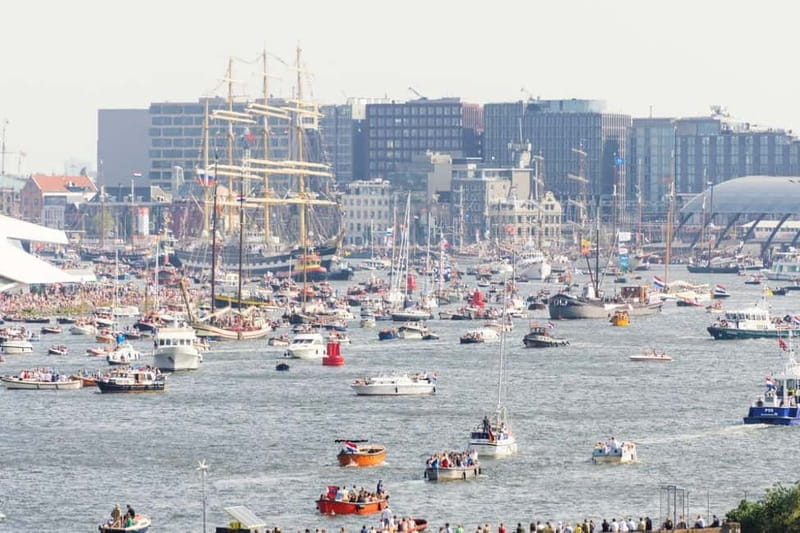 Amsterdam: SAIL 2025 with the Bulldog Boat Smoke cruise - Amsterdam: SAIL 2025 with the Bulldog Boat Smoke Cruise — A Unique Perspective on the Maritime Festival