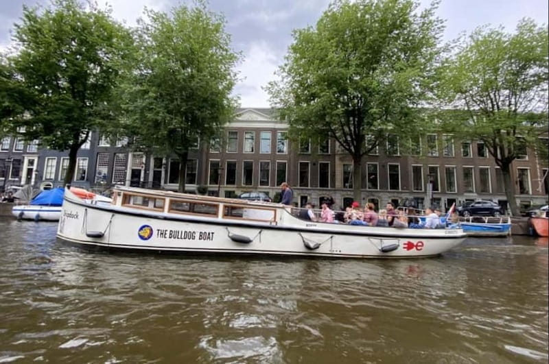 Amsterdam: SAIL 2025 with the Bulldog Boat Smoke cruise - FAQ about the Bulldog Boat Smoke Cruise