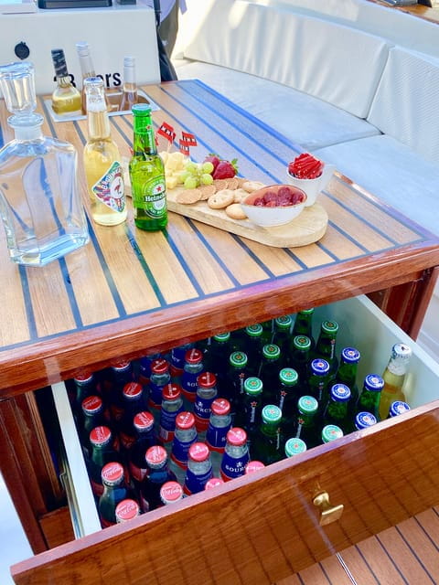 Amsterdam Small-Group Canal Cruise Including Snacks/Drinks - Key Points / Takeaways