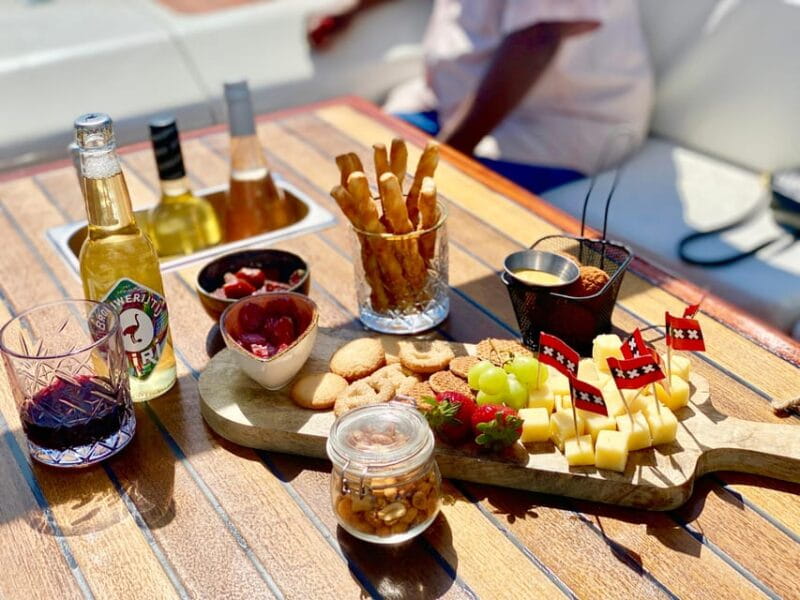 Amsterdam Small-Group Canal Cruise Including Snacks/Drinks - Experiencing Amsterdam’s Canals in Close-Up