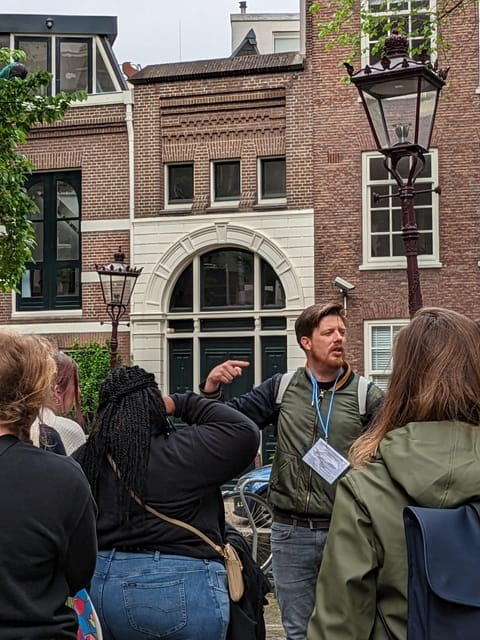 Amsterdam: small group tour: History, humor & hidden gems - Experience Amsterdam’s History with a Local Guide