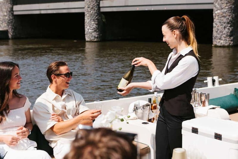 Amsterdam The Newest Cheese and Wine Canal Cruise - Navigating the Logistics: What to Expect
