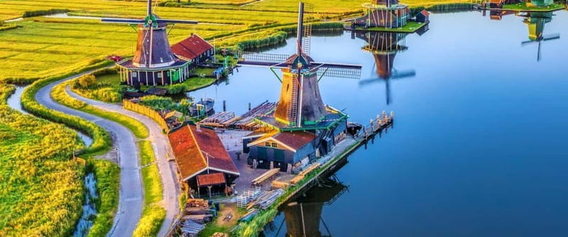 Amsterdam: Windmills village & Giethoorn Private Tour by Car - What to Expect at Zaanse Schans