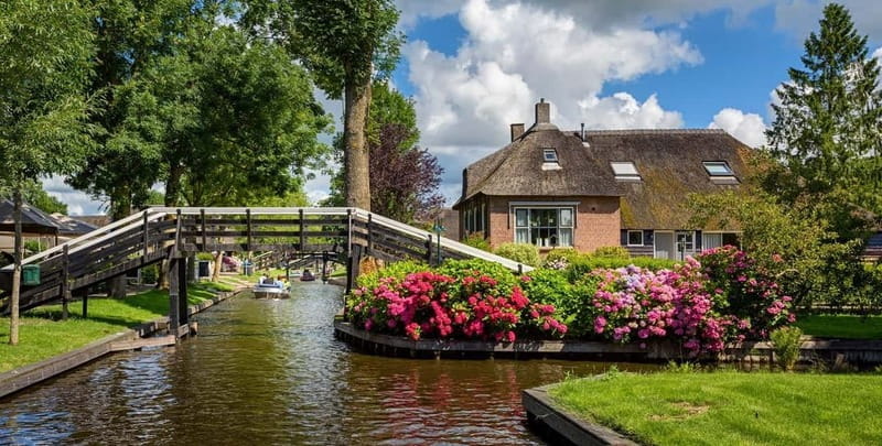 Amsterdam: Windmills village & Giethoorn Private Tour by Car - Practical Details: Transportation, Duration, and Group Size