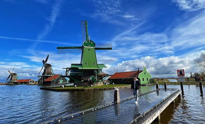 Amsterdam: Zaanse Schans and Giethoorn Day Trip with Cruise - The Charm of Giethoorn: A Waterway Wonderland