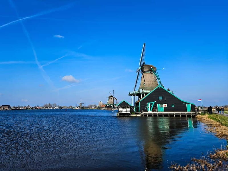 Amsterdam: Zaanse Schans windmills & Volendam Guided Tour - Key points / Takeaways