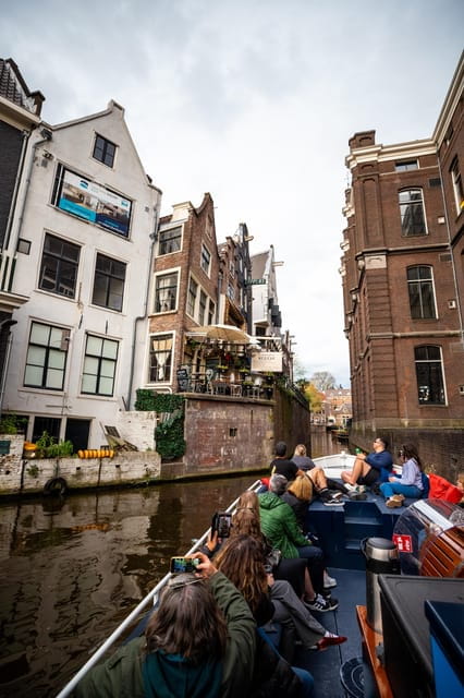 Amsterdam:Old City Canal Cruise with Live Guide and Open Bar - Final Thoughts