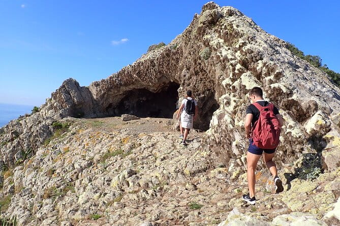 Ana Ferreira Caves & Peaks Trekking - A walk through Porto Santo’s wild side
