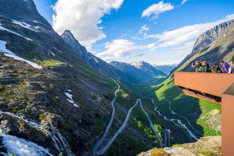 Åndalsnes: Trollstigen Viewpoint Bus Tour with a Local Guide - Price and Logistics: Worth the Cost?