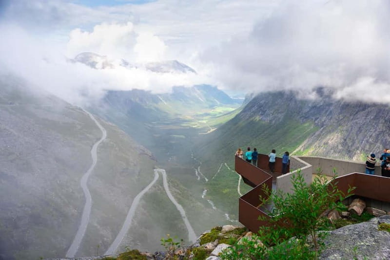 Åndalsnes: Trollstigen Viewpoint Bus Tour with a Local Guide - Practical Tips for Making the Most of Your Tour