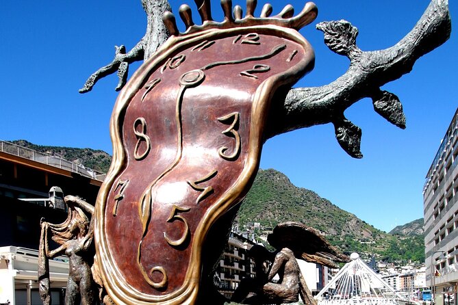 Andorra, France & Spain: 3 Countries in One Day From Barcelona - Group Size and Capacity