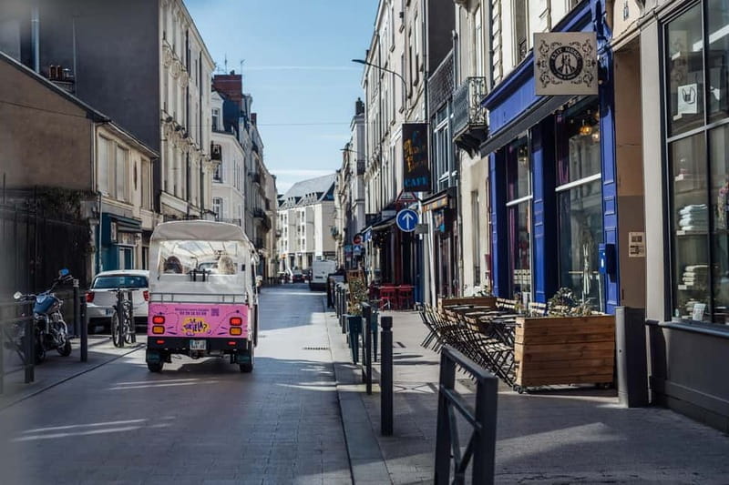 Angers: Street Art ride in an electric Tuk Tuk - Frequently Asked Questions