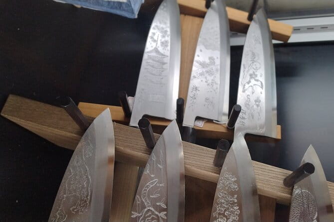 Anime Shopping Tour in Osaka: Figures, Manga, Maid Cafe, Knife - Capsule Toy Hunting