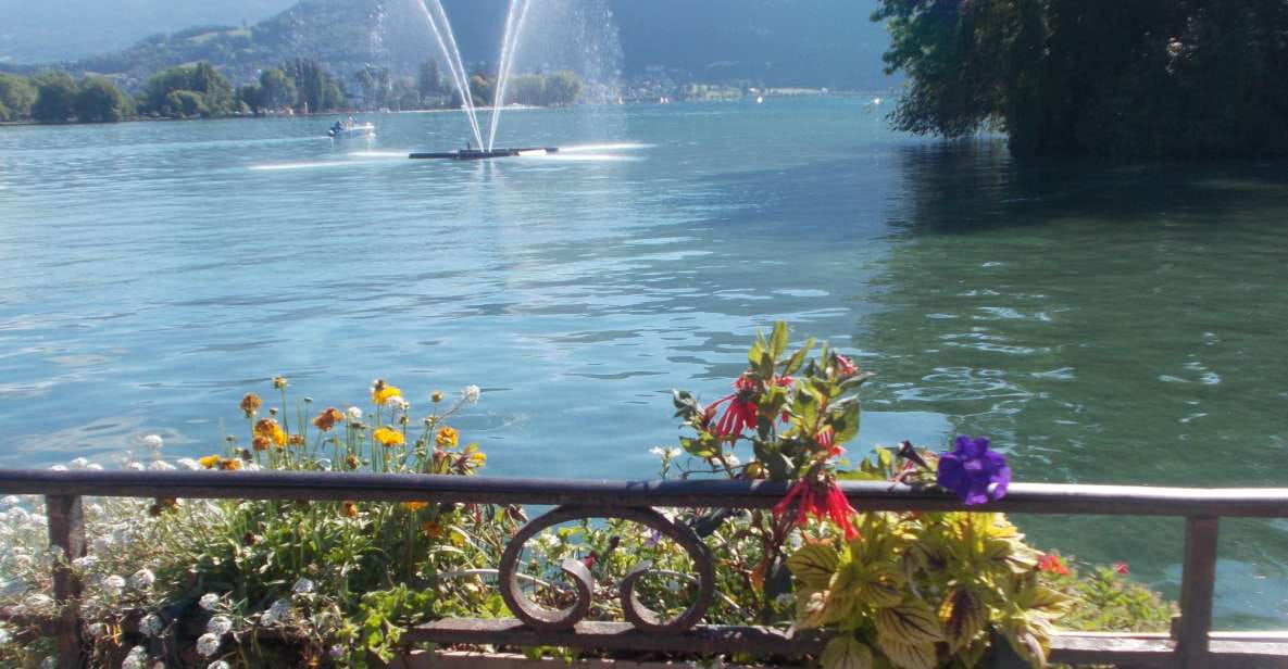 Annecy: First Discovery Walk and Reading Walking Tour - Key Points
