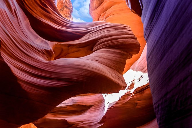 Antelope Canyon and Horseshoe Bend Small Group Tour - Knowledgeable and Friendly Guides