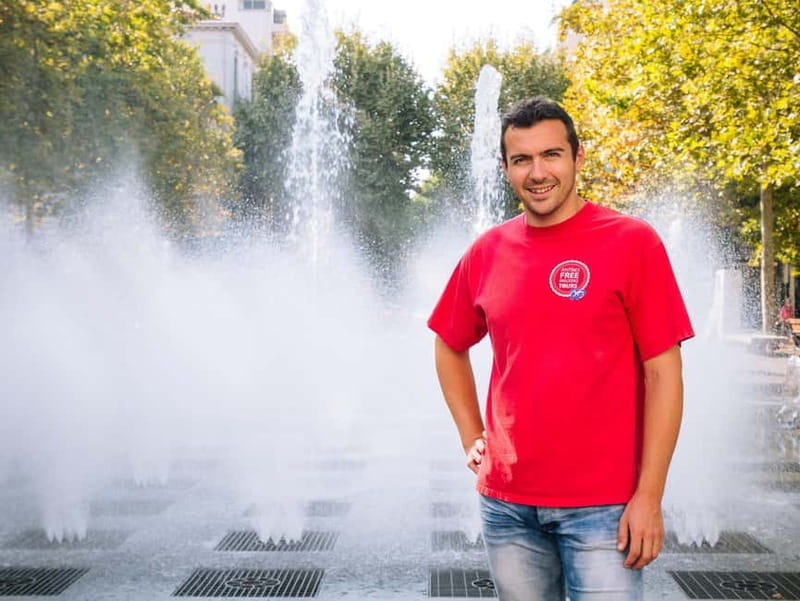 Antibes Walking Tour + little tasting and souvenir - Key Points / Takeaways