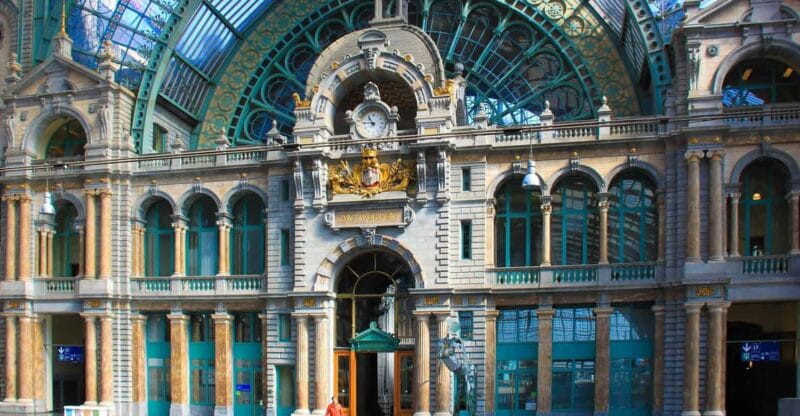 Antwerp - Private Historic Walking Tour - Exploring Antwerp’s Heart: Grote Markt & Guildhalls