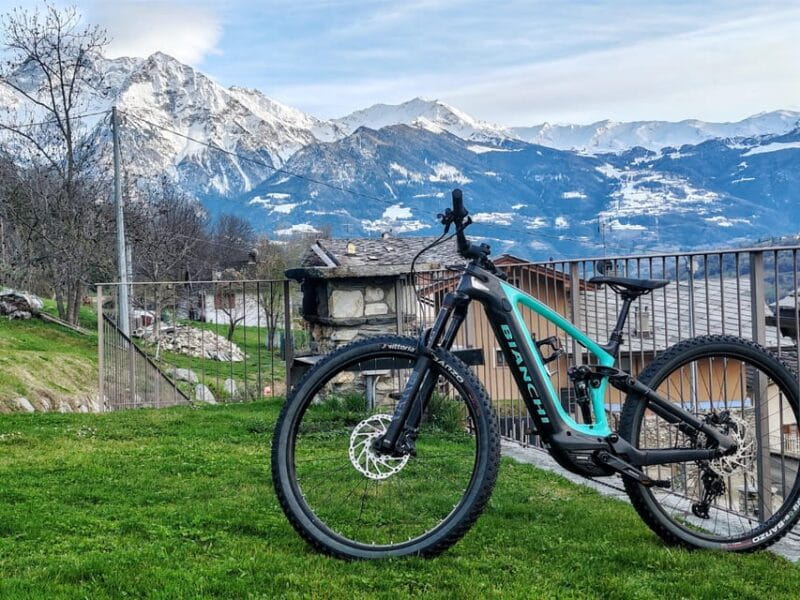 Aosta: E-bike full suspension day rental - Duration and Logistics