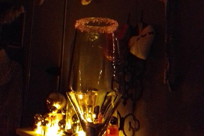 Aperitif dinner in a bohemian caravan - The Authenticity and Charm of the Host