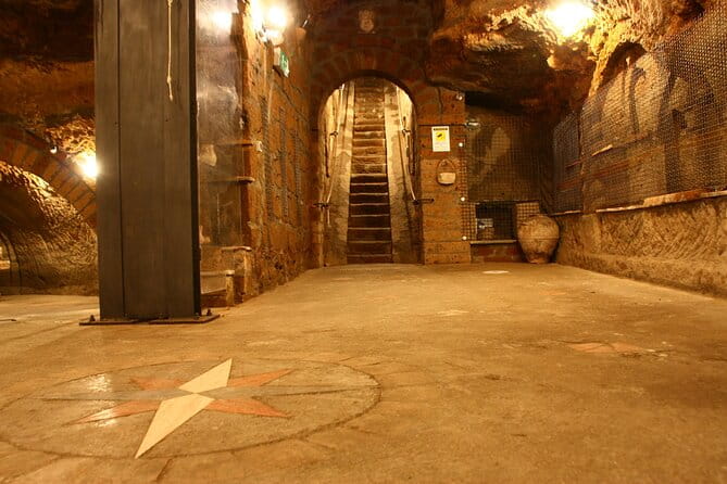 Aperitif in the famous underground caves of Orvieto - FAQ
