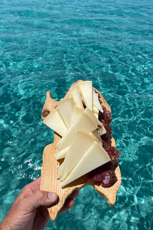 aperitifs at sunset on the Stintino catamaran burianaCharter - FAQ