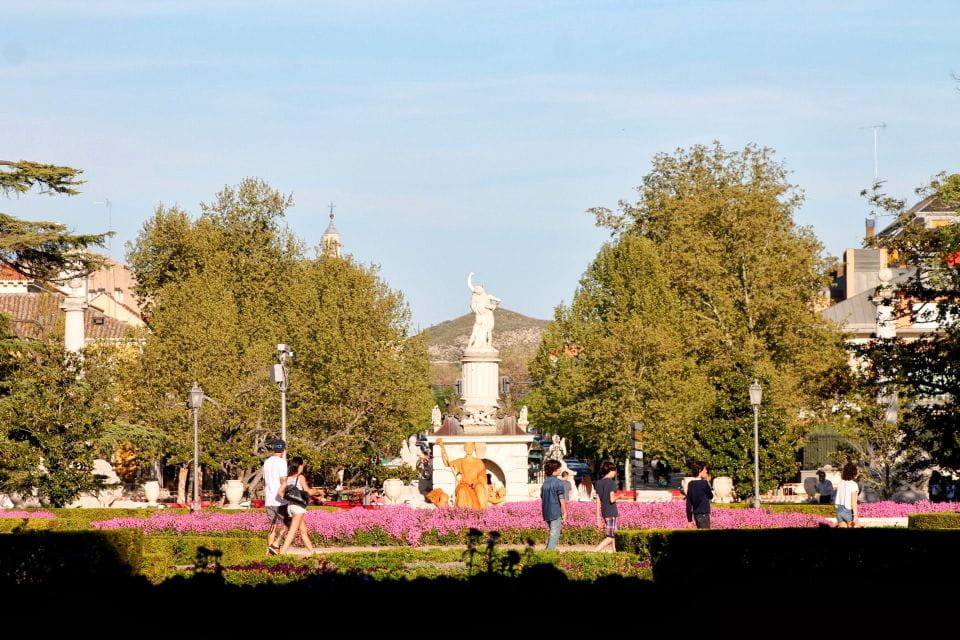 Aranjuez: City and Gardens Guided Walking Tour - Accessibility Features