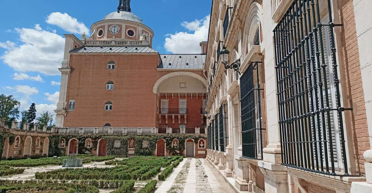 Aranjuez: Royal Palace Guided Tour - Key Points