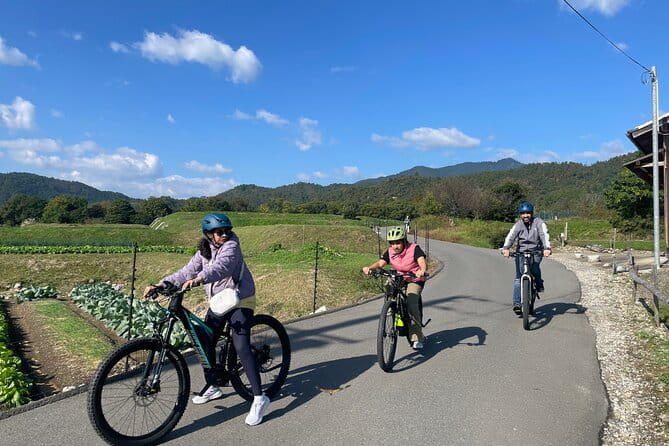 Arashiyama Kinkakuji Quiet Trail E-Bike Tour With Hotel Transfer - Meeting and Pickup