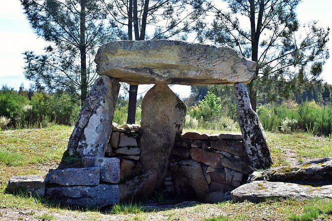 Archaeological Circuit of Fiais/Azenha and Cova da Moira - FAQ