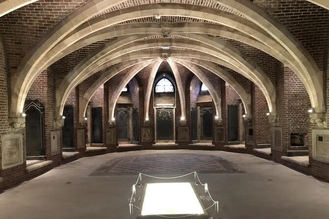 Archeological Crypt Visit with an Archeologist and River Cruise - A Deep Dive into the Experience