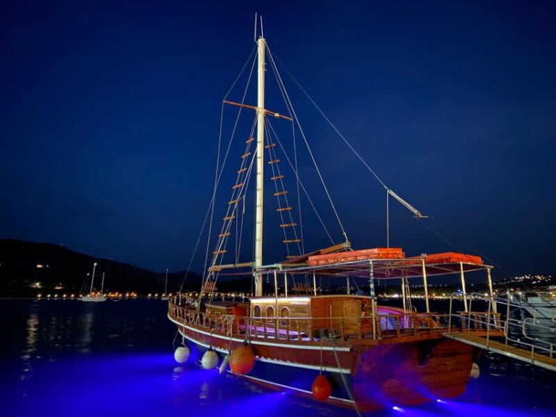Argostoli: Sunset Cruise with Swim Stops, Dinner, and Wine - An Authentic Greek Dinner Under the Sunset