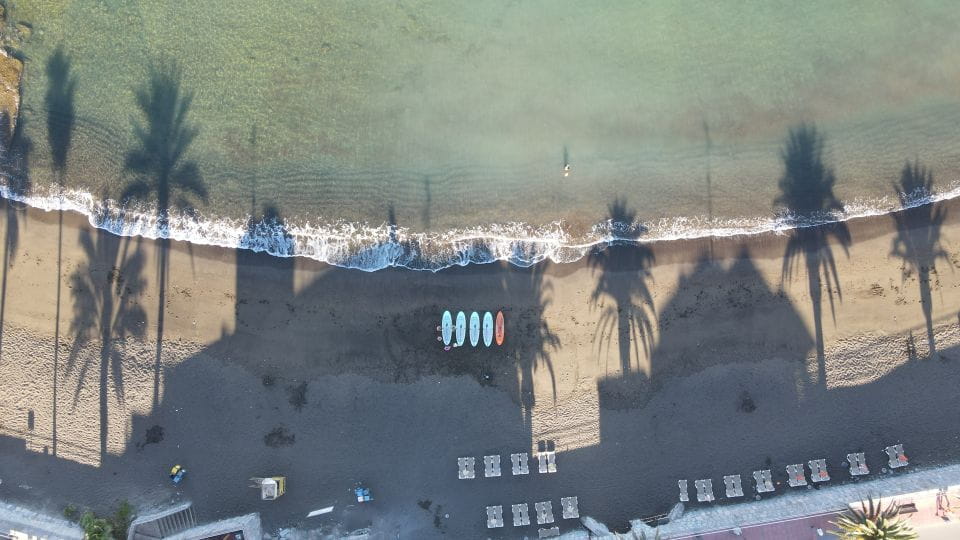 Arguineguín: Stand-Up Paddleboard Yoga Class With Instructor - Health Benefits of Paddleboard Yoga