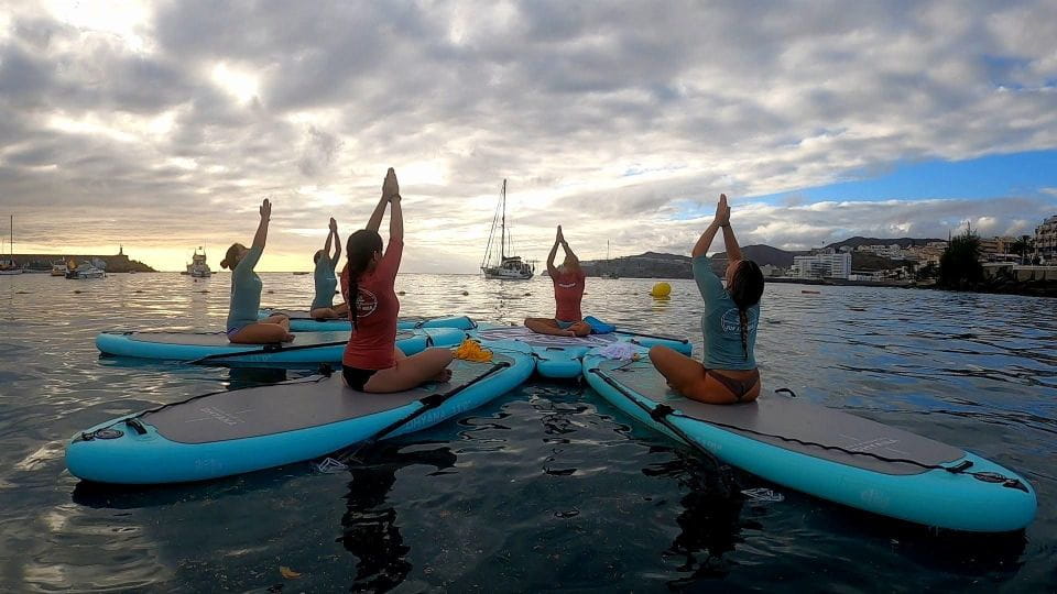 Arguineguín: Stand-Up Paddleboard Yoga Class With Instructor - Equipment Provided for Participants