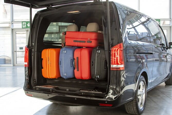 Arrival by Sedan or Minivan from Rome Cruise Port to Rome City - The Drive from Civitavecchia to Rome