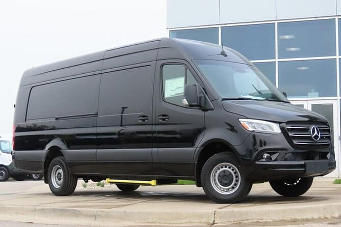 Arrival Private Transfer Amsterdam Airport to Amsterdam City Center by Minibus - Key points / Takeaways