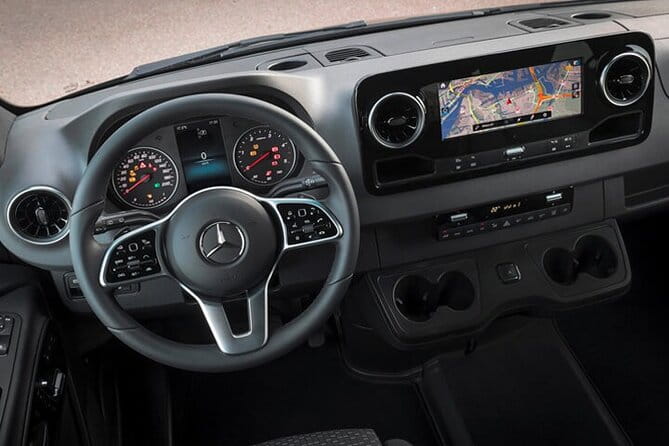 Arrival Private Transfer Amsterdam Airport to Amsterdam City Center by Minibus - A detailed look at the experience