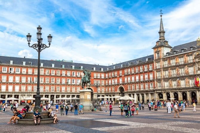 Arrival Transfer from Madrid Airport MAD to Madrid in Private Van - FAQs