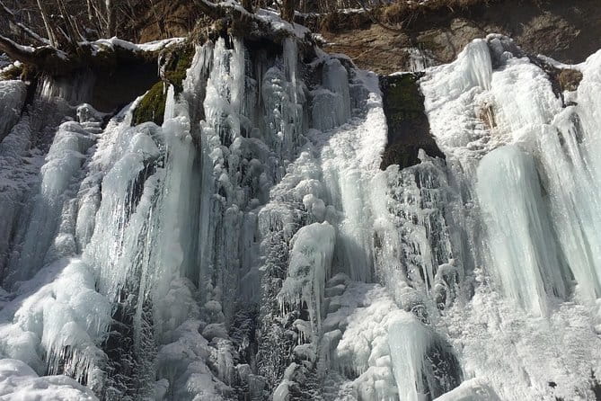 Art of Ice '' Nanajo Shichijo Otaki Snowshoe Tour Difficulty (Medium) - Key Points