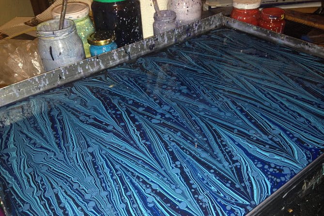 Art of Turkish 'Ebru' Marbling Workshop in Istanbul - The Guides and Their Impact