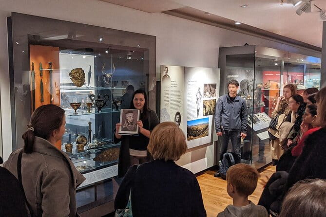 Ashmolean Museum Tour - by Uncomfortable Oxford - Summary