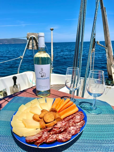 Asinara: sailing experience among the coves of the island - The Guide and Crew: Knowledgeable and Friendly