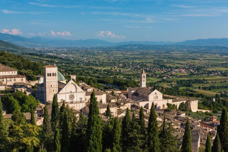 Assisi Private Exploration: Historic Basilicas & City Stroll - Who Should Book This Tour?