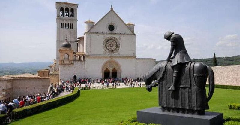 Assisi: Private Walking Tour with St. Francis Basilica - Entering Assisi’s Sacred and Ancient Sites