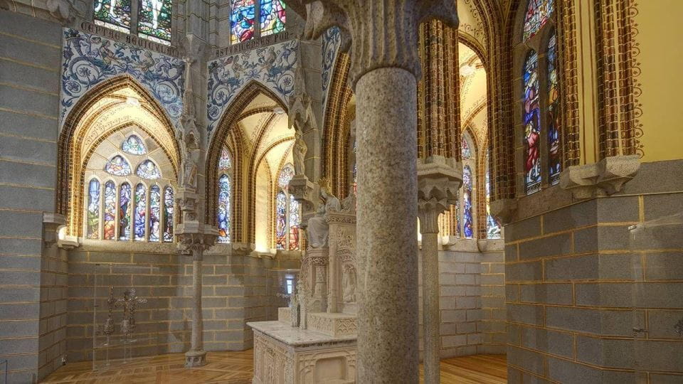 Astorga: Episcopal Palace Ticket & In-App Tour - Downloading the App
