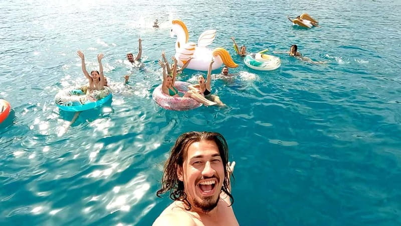 Athens: 3 Islands Cruise with Swimming. DJ, Lunch & Drinks - Key Points / Takeaways