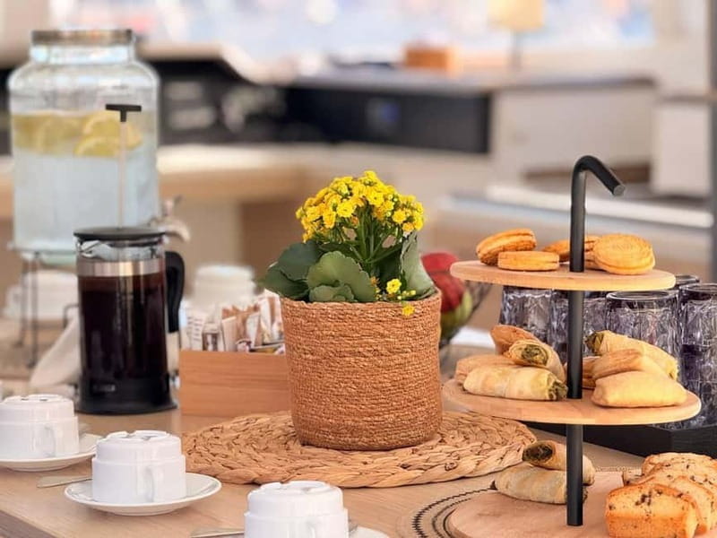 Athens: Catamaran Trip to Poseidon Temple with Meal & Drinks - Who Will Love This Experience