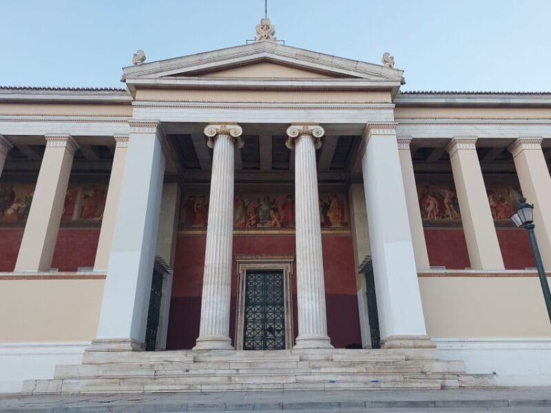 Athens: City Highlights Nighttime Walking Tour in Spanish - Why You Should Consider This Night Tour